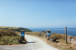 cornwall-wedding-polhawn