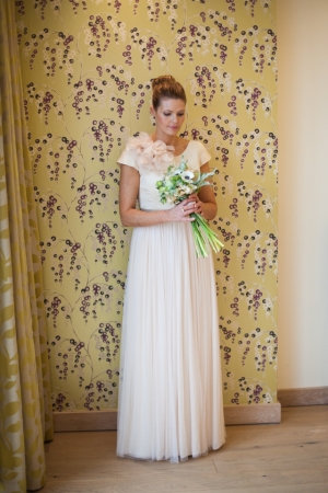 scarlet-wedding-cornwall-flowers-by-daisy-roots